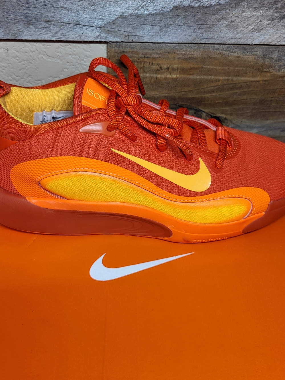 *NEW* Nike IsoFly GS Total Orange/Red/Yellow Shoes Sneakers Size 5Y Women's 6.5